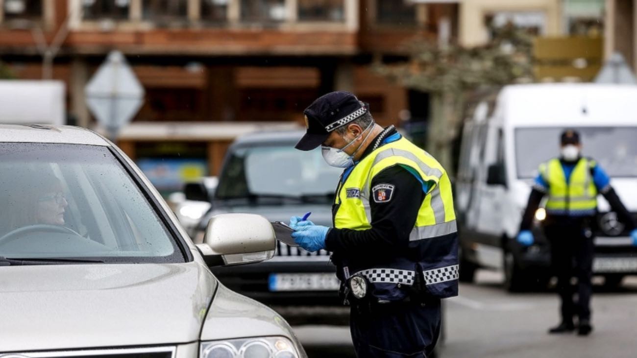 La Dgt Avisa Me Pueden Multar Por Guardar Un Sitio Para Aparcar