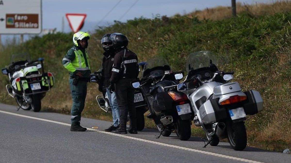 Cómo identificar a los vehículos camuflados de la DGT