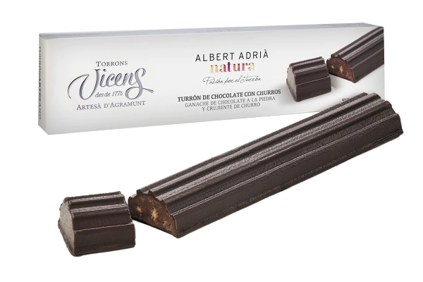 Turrón con sabor a chocolate con churros de Albert Adrià.