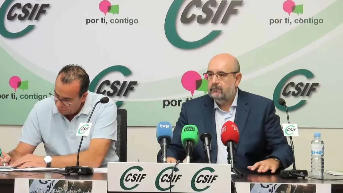 El presidente de CSIF, Miguel Borra, durante la rueda de prensa convocada hoy.