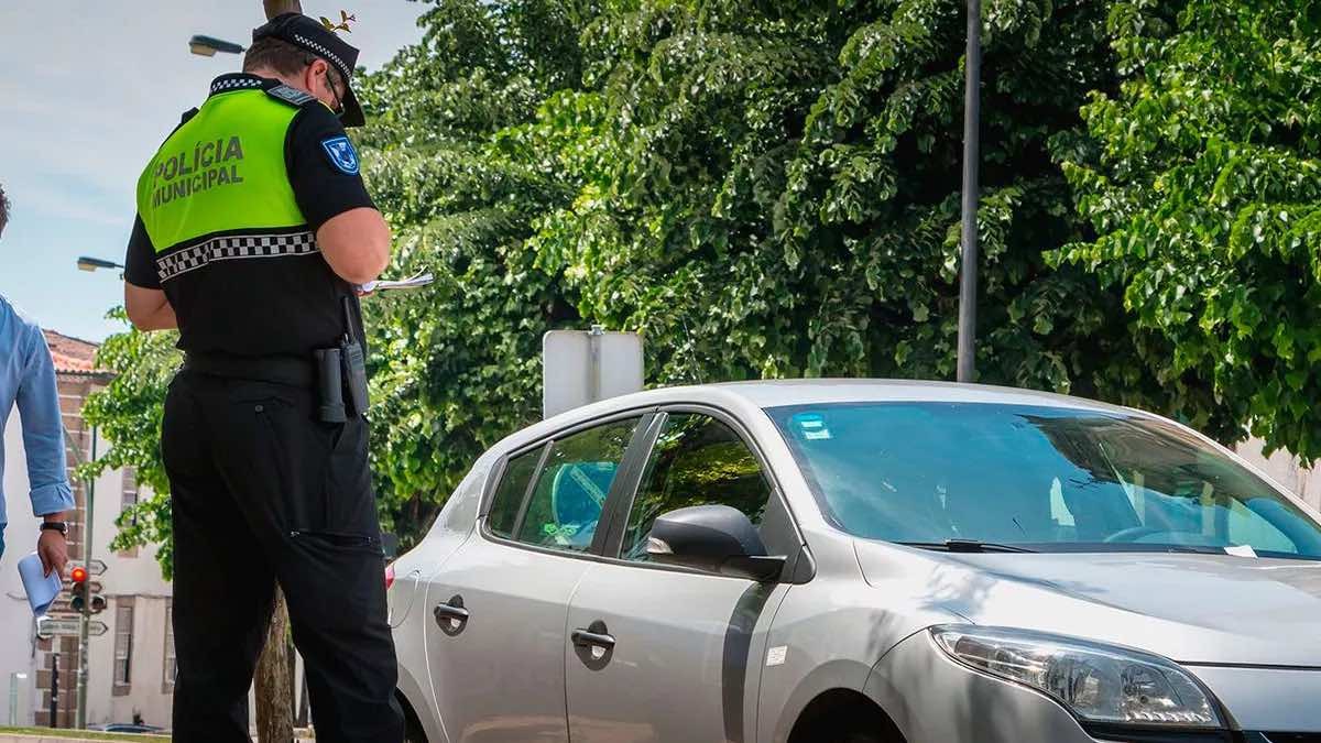 La DGT toma medidas y multa con hasta 500 euros por presenciar un ...