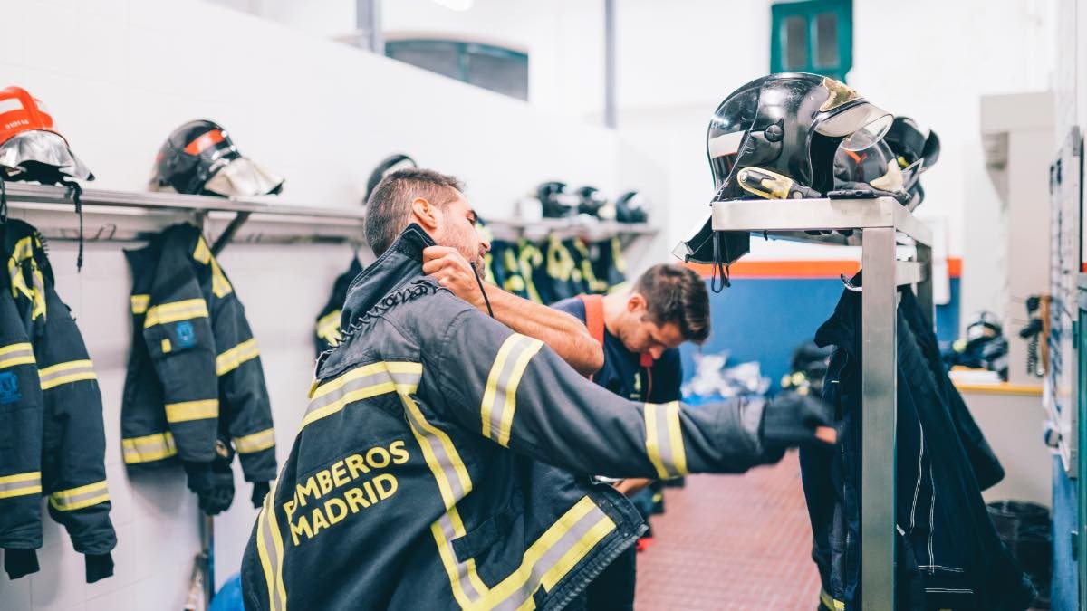 Varios bomberos de la Comunidad de Madrid