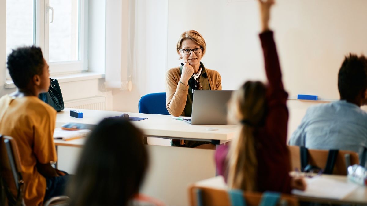 Consigue Empleo En Colegios Sin Aprobar Una Oposición: Contrato ...