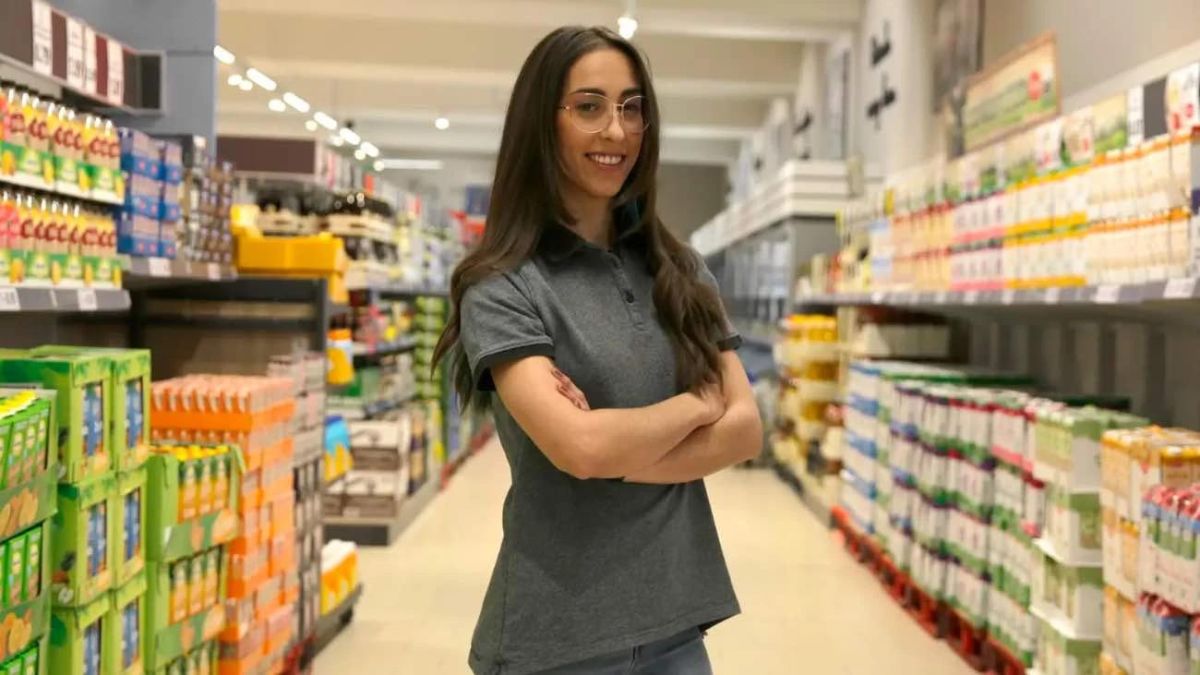 Una trabajadora de supermercados Lidl