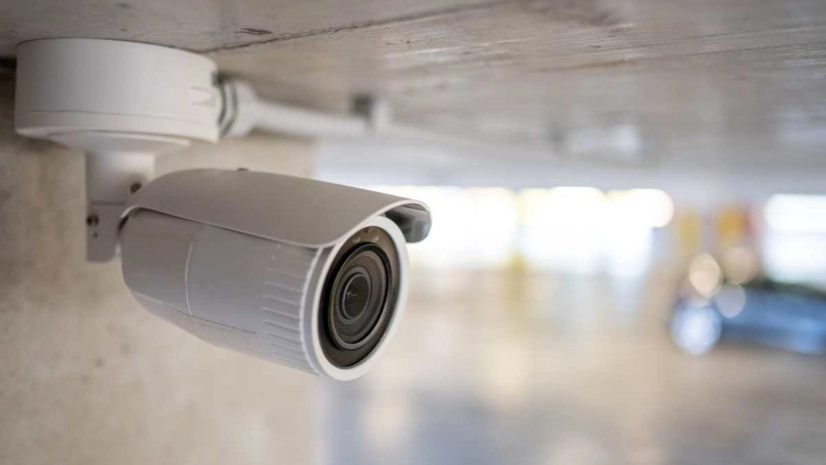 Multas de hasta 600.000 euros a las comunidades de vecinos que instalen cámaras sin cumplir estos requisitos