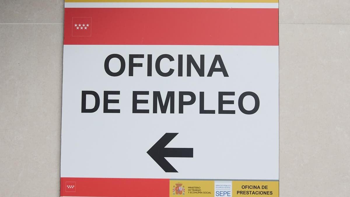 Cartel de una oficina de empleo del SEPE