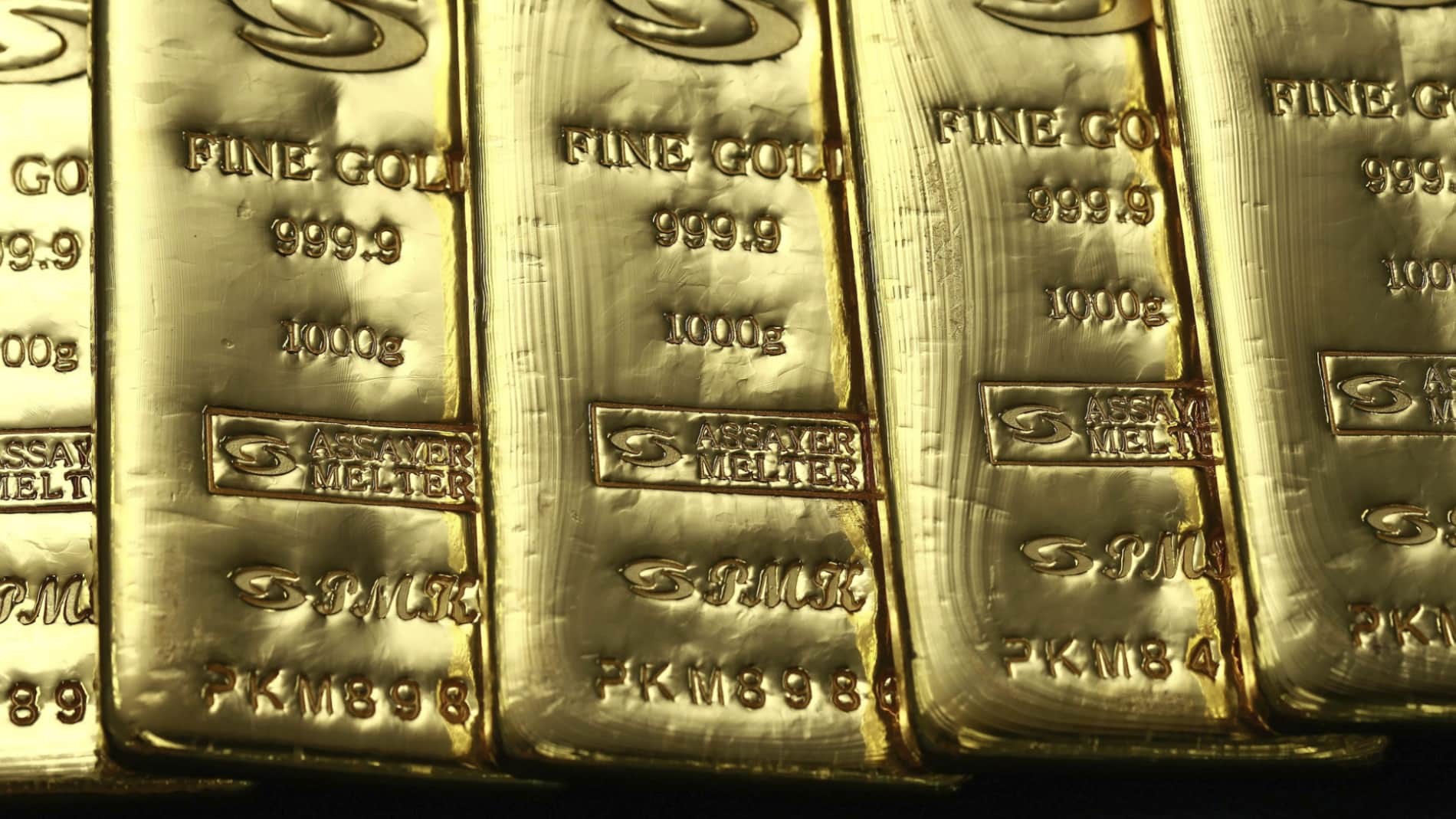 A man found €2.5 million in gold bars hidden in a tank he bought on Ebay.