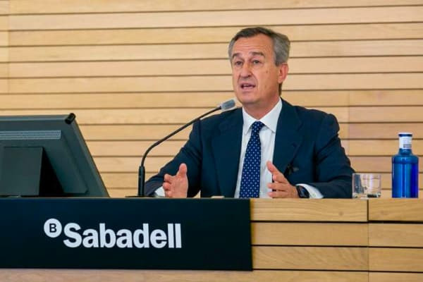 Banco Sabadell aumenta sus ingresos en 73 millones de euros y prevé nuevos cambios en su organigrama