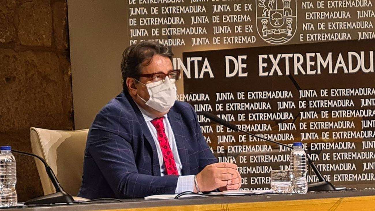 Junta de Extremadura, consejero de Sanidad José María Vergeles