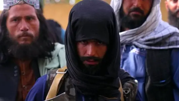 soldado talibán