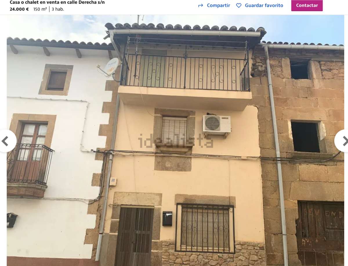 Casa en venta en Perales del Puerto por un precio de 24.000 euros