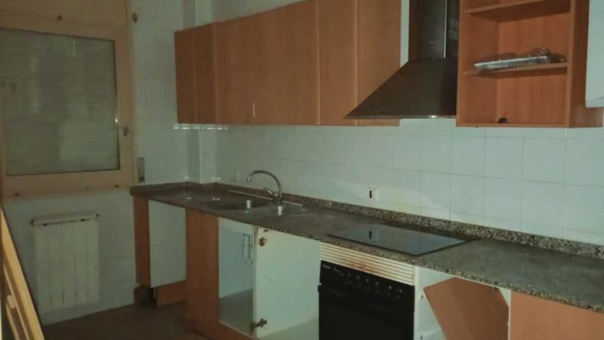 Cocina del piso en venta de CaixaBank en Barcelona 