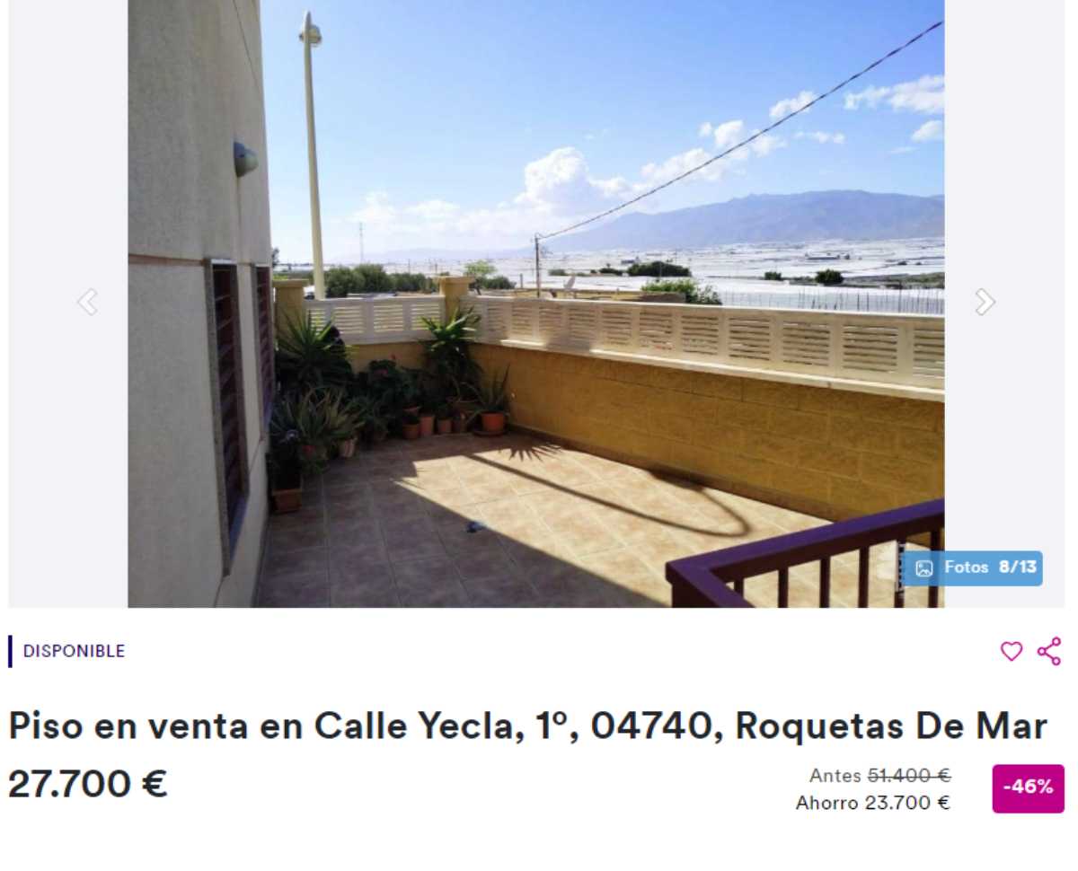 Piso en venta en Roquetas de Mar por un precio de 27.700 euros 