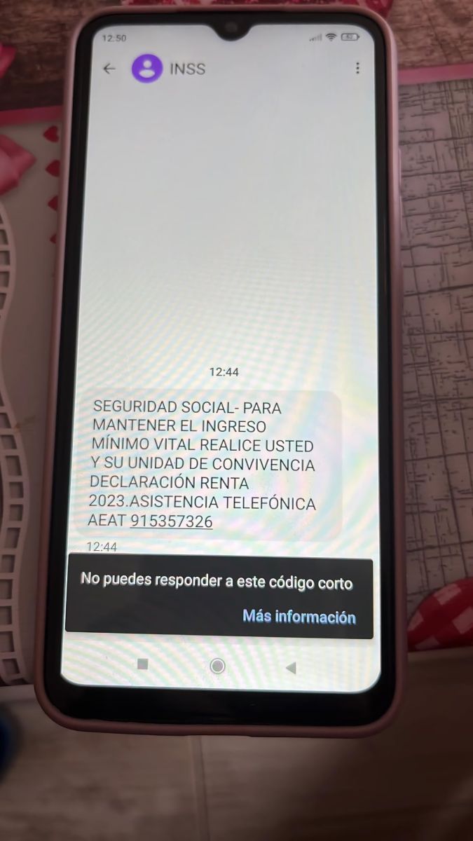 Mensaje al móvil que la Seguridad social está enviando a los beneficiarios del IMV