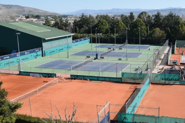 Pistas de tenis del complejo donde vive Carlos Alcaraz