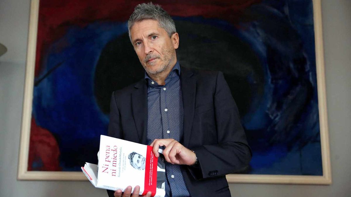 Fernando Grande-Marlaska con su autobiografía