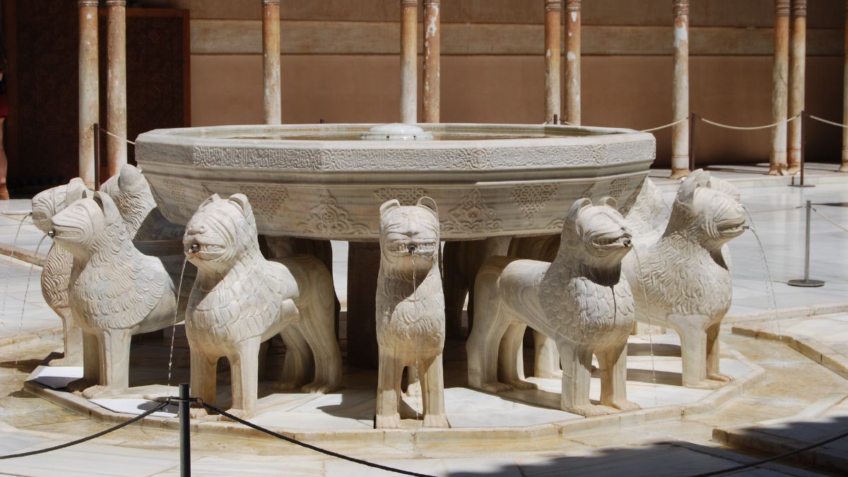 Patio de los leones en Granada.