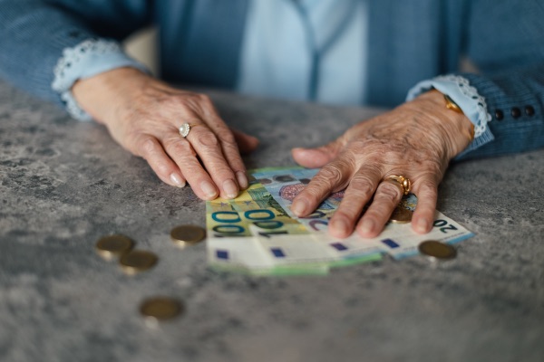 Cobrar una pago doble de pensión de jubilación