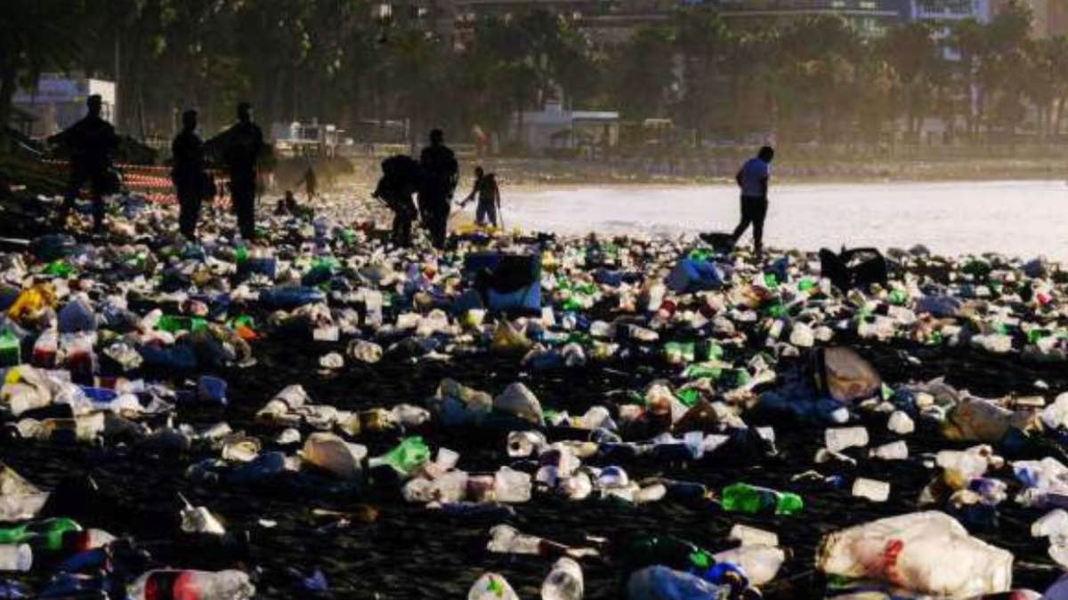 playa de Málaga contaminada