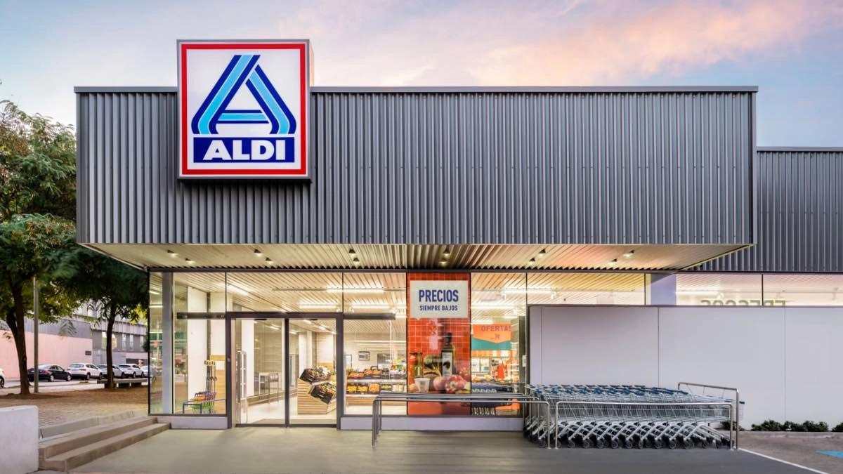 Fachada de una tienda Aldi